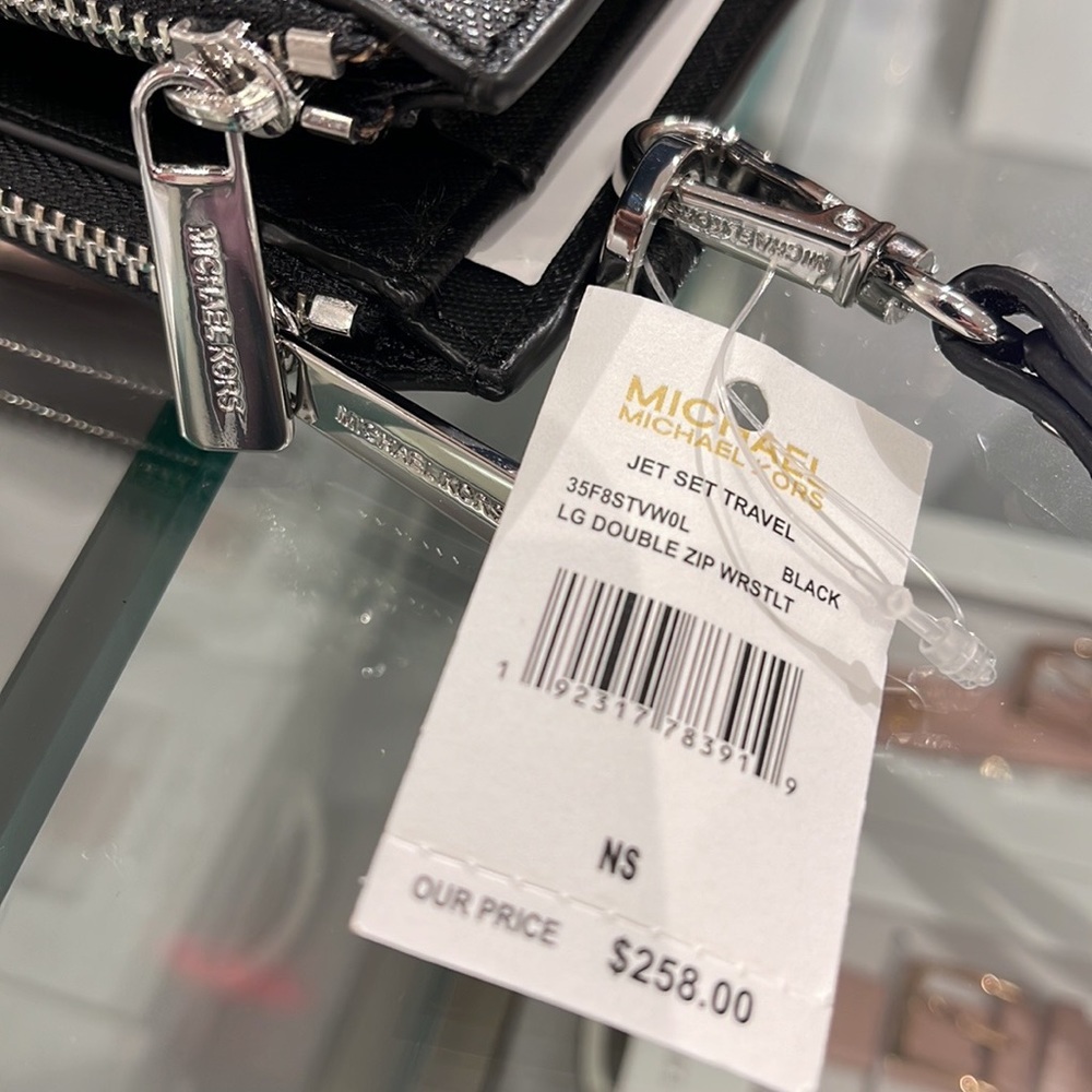 MICHAEL KORS LARGE DOUBLE ZIP WRISTLET WALLET PHONE CASE CLUTCH 
Black - Picture 11 of 16